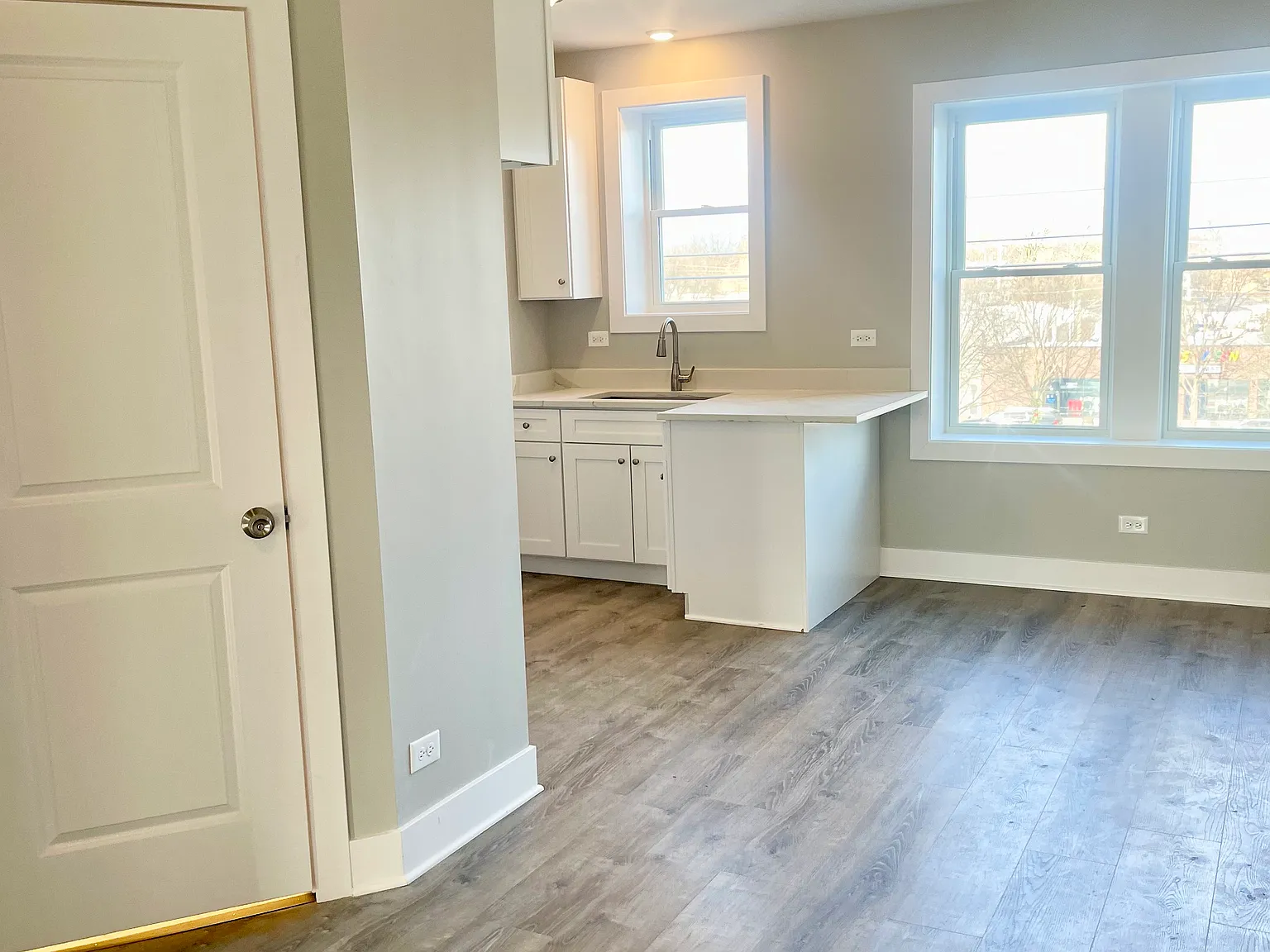 722 N Austin Blvd — Photo 2
