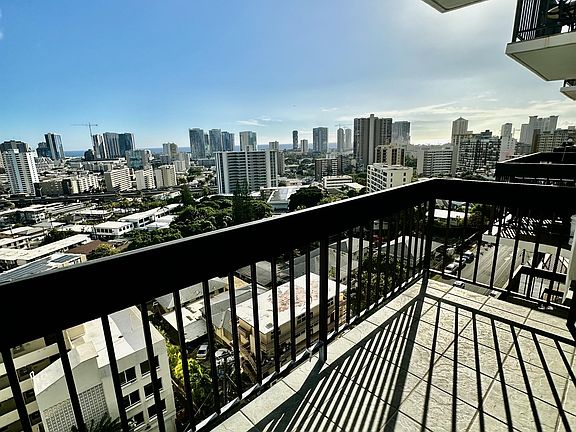 4th image of 1560 Thurston Ave #1-1102-1