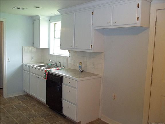 4th image of 602 S Lincoln Ave