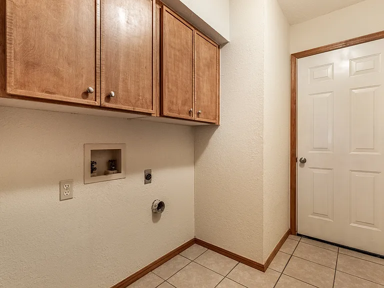 231 Barrett Pl — Photo 8