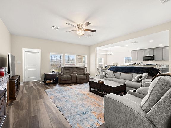 4th image of 131 Landrum Rd