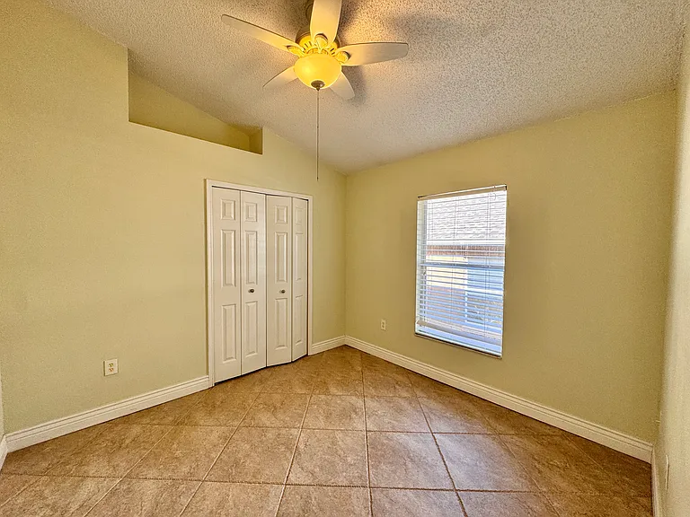 641 Samantha Ln — Photo 28