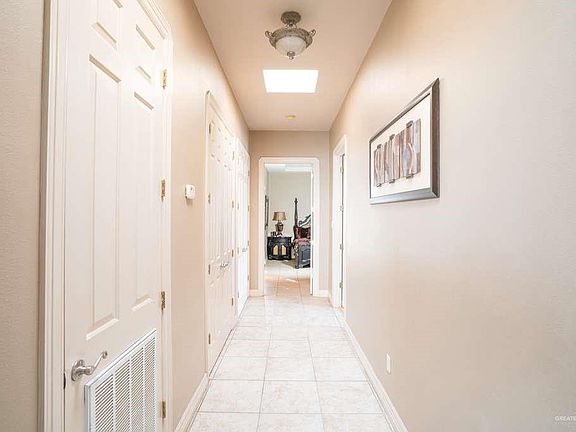 5th image of 1104 Frio St