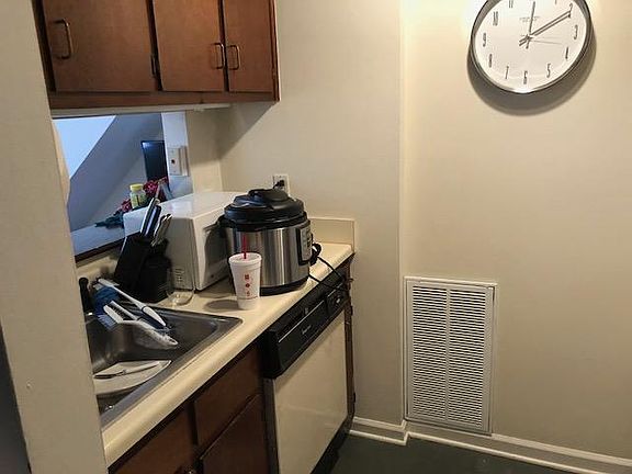 2nd image of 107 1/2 Jarnigan St APT F