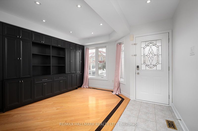 Toronto House for rent - 4 Bedrooms — photo 5