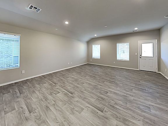 5th image of 3509 Molly Dr