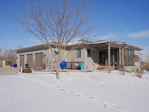 3rd image of 10405 W 49th St