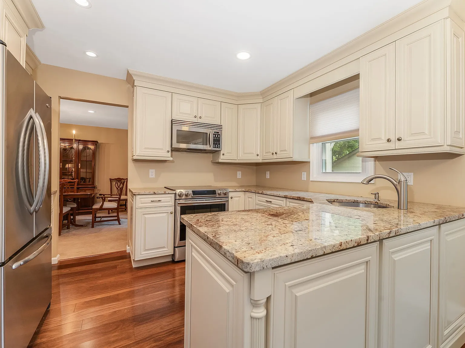 3 bed, 3.5 bath, $3,500 — Photo 3