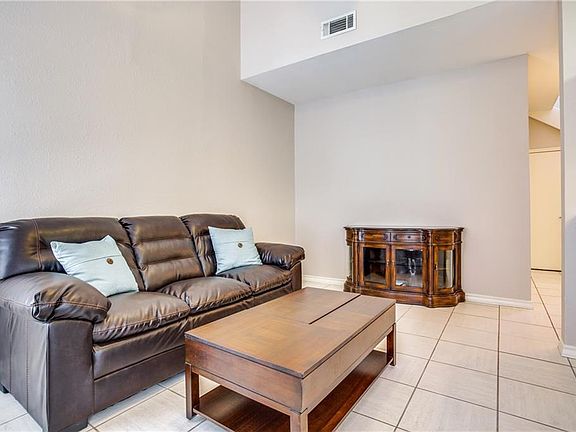 3rd image of 6220 Bentwood Trl APT 1003