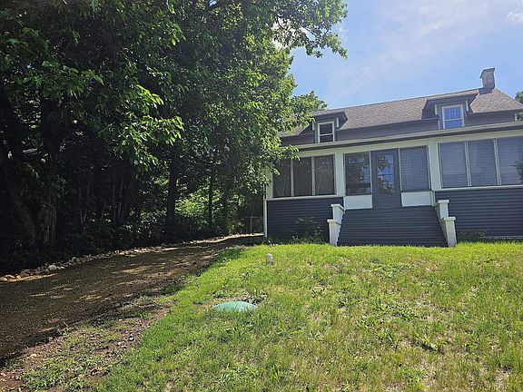 2nd image of 2467 S Riverside Dr