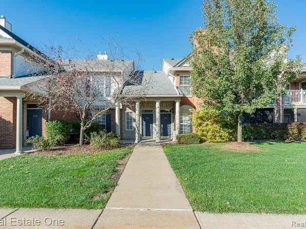 5306 Brookemonte Cir #353, Rochester, MI 48306