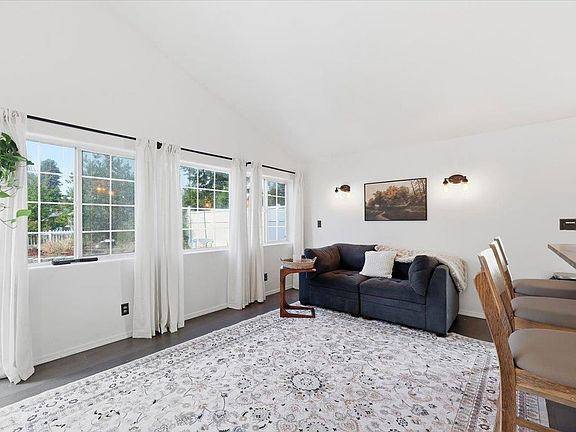 4th image of 4314 N Adams St