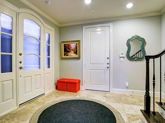 3rd image of 4723 Oakshire Dr APT A