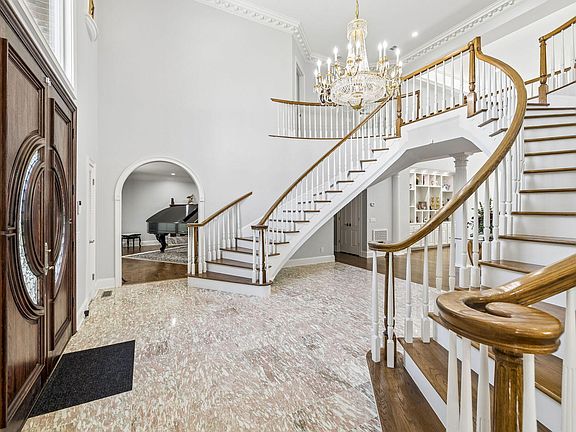 3rd image of 1706 Habersham Way