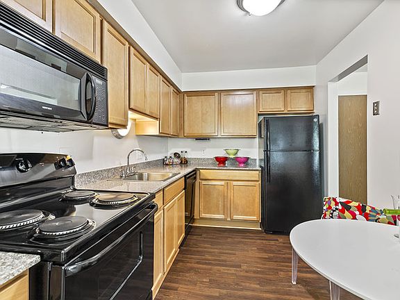 5th image of 28733 Franklin River Dr
