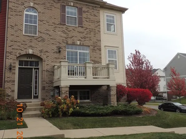 171 Goldenhill St, Carol Stream, IL 60188