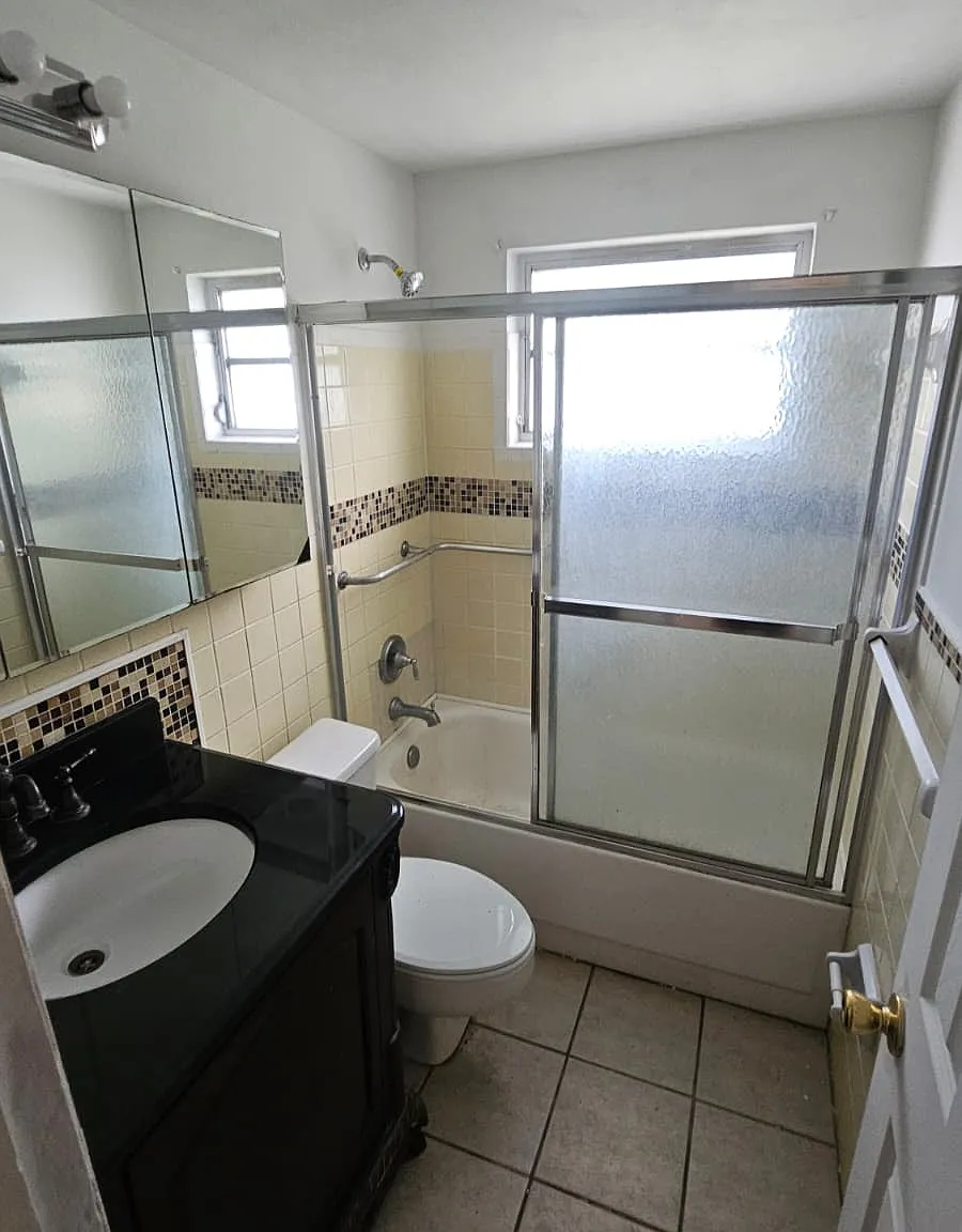 2 bed, 1020 sqft, $1,600 — Photo 2