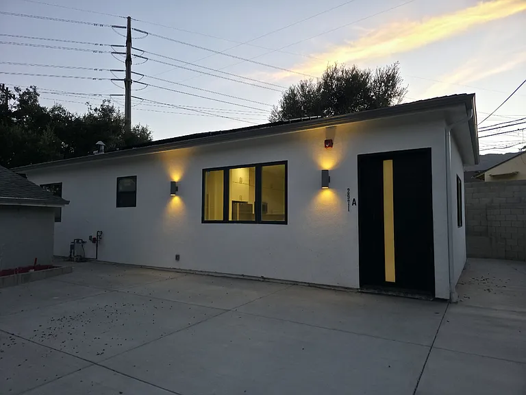 2971 N Verdugo Rd #A — Photo 5