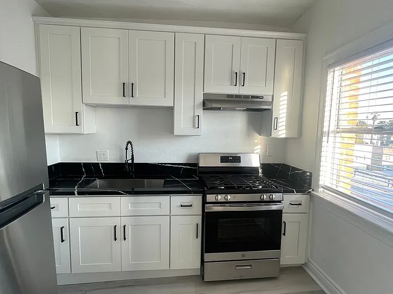 Wilton Way Apartments — Photo 7