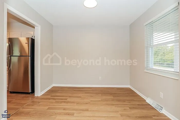 3 bed, 2.0 bath, 1458 sqft, $2,075 — Photo 4