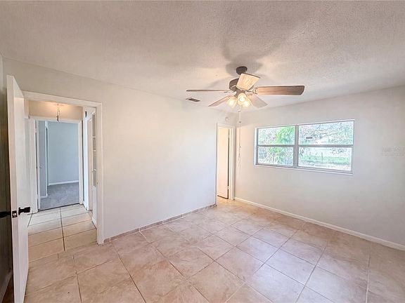 4th image of 1100 CAREFREE COVE DRIVE