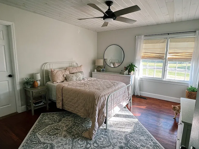 6245 Spraul Ave — Photo 3