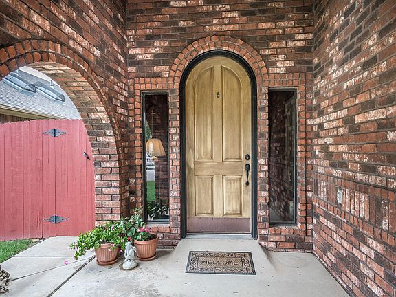 2nd image of 4702 Ashville Pl