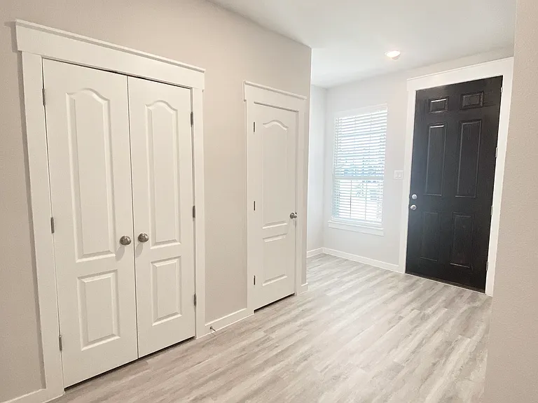 4011 Goldfinch Hvn — Photo 2