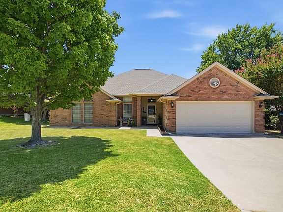 2nd image of 1703 Oakmeadow Dr