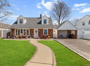 59 Slate Lane, Levittown, NY 11756