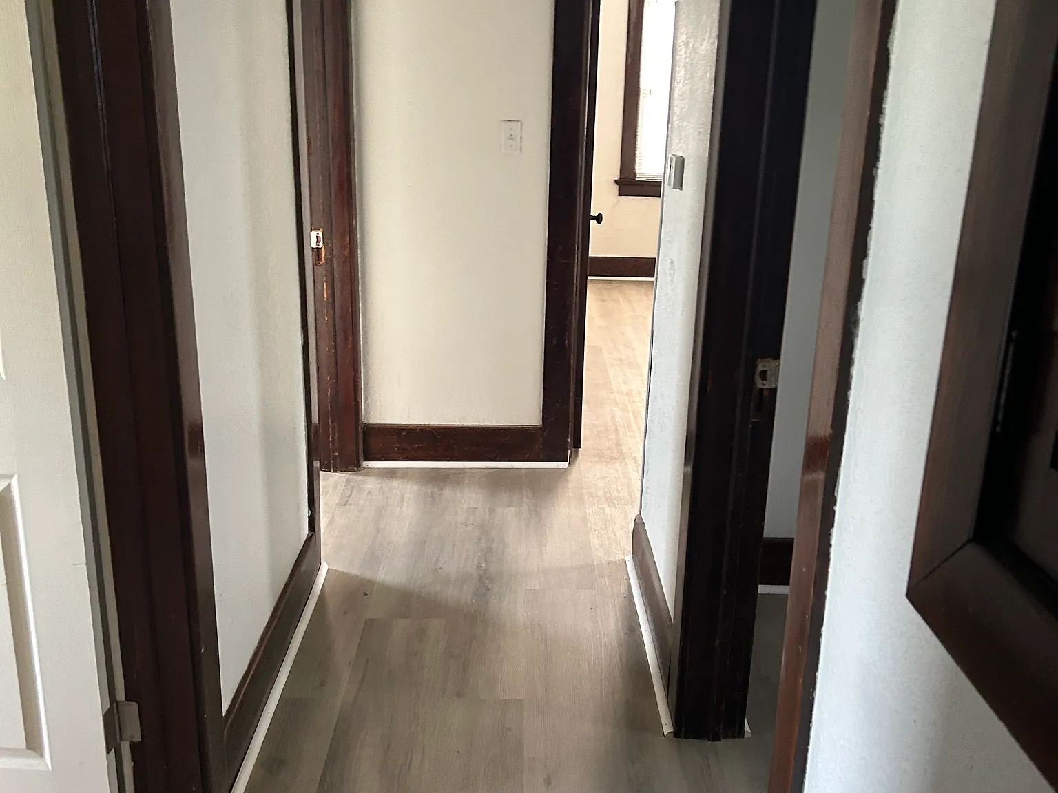 2 bed, 1000 sqft, $1,300 — Photo 4