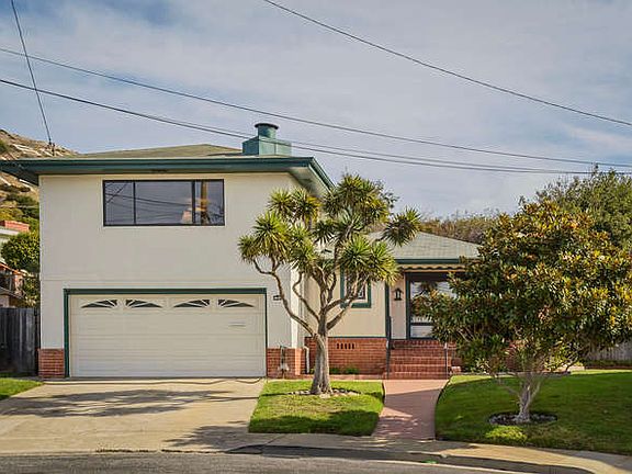 2nd image of 38 Lilac Ln