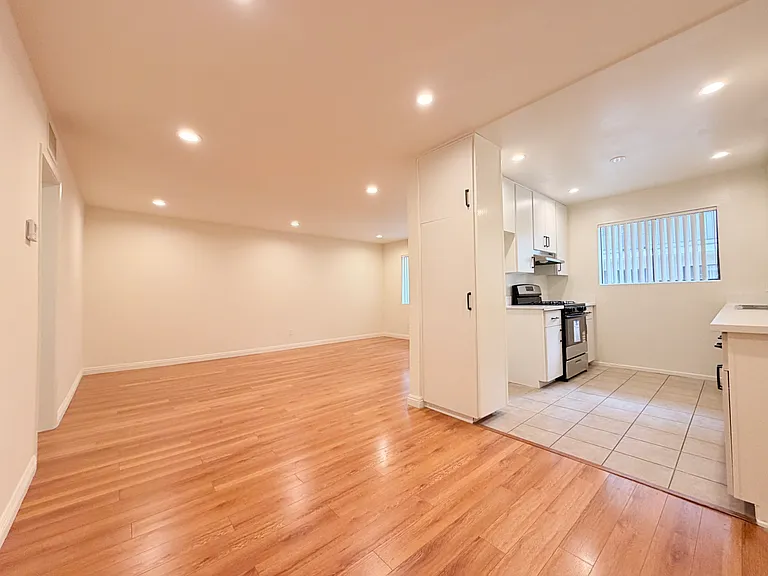 1043 Winchester Ave — Photo 4