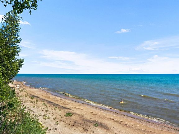 2nd image of 987 S Lake Michigan Dr
