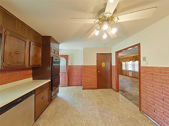 2nd image of 2802 Blackwell Rd