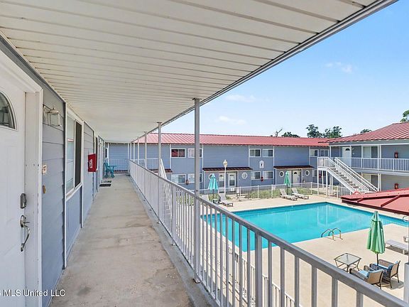 3rd image of 1664 Beach Blvd #127