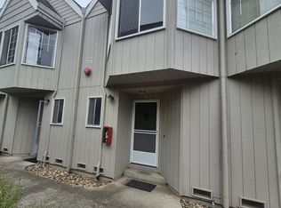 523 Prince Ave APT B, Healdsburg, CA 95448