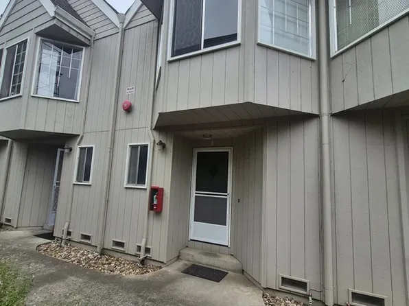 523 Prince Ave APT B, Healdsburg, CA 95448