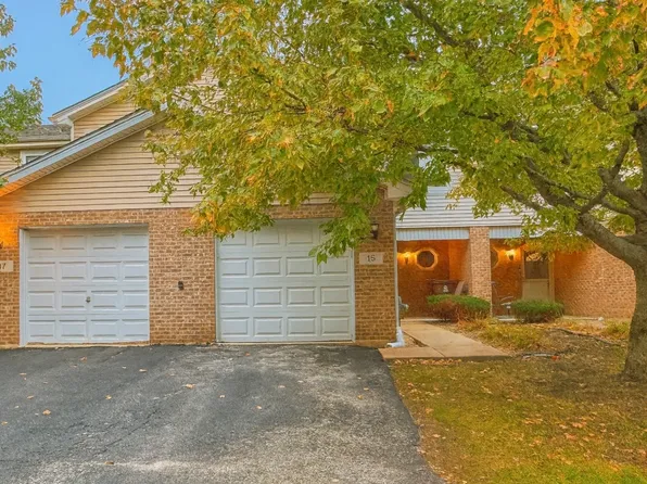 15 Forest Wood Ln, Park Forest, IL 60466
