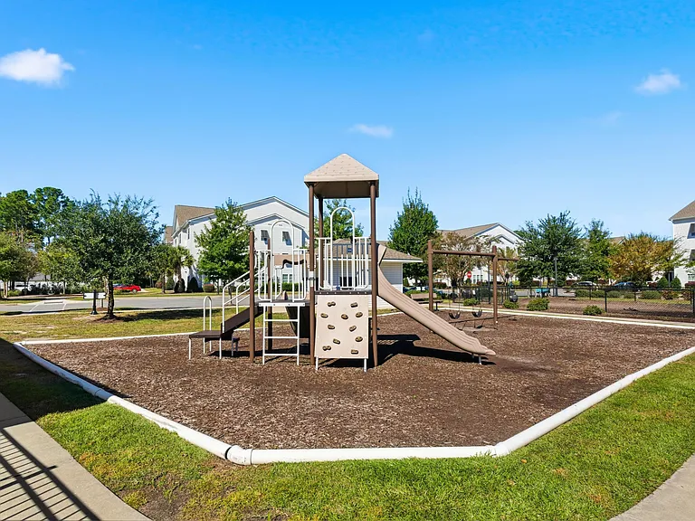 Harrington Square — Photo 14
