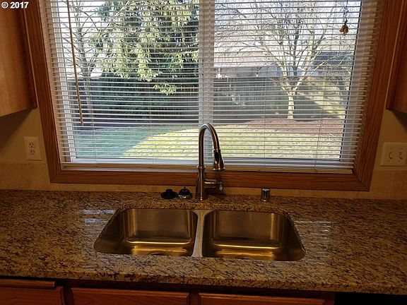 2nd image of 5417 NE 56th St