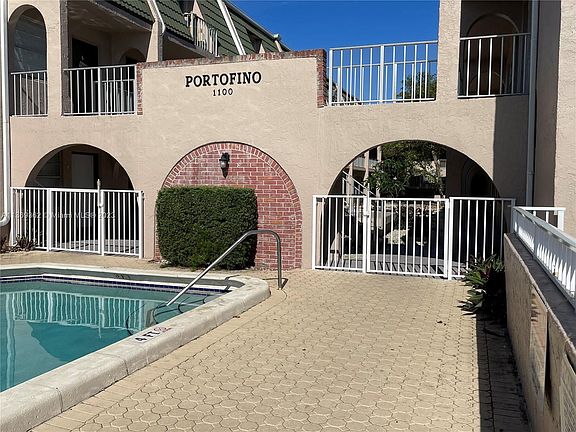 2nd image of 1100 SE 4th Ave APT 18