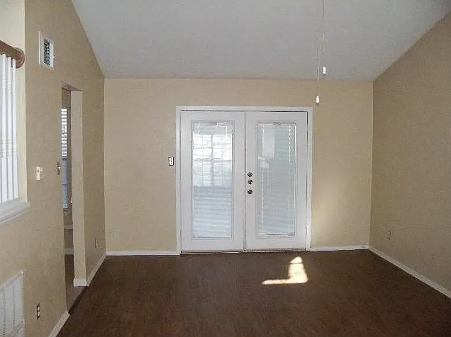 6733 Dandelion Dr — Photo 4