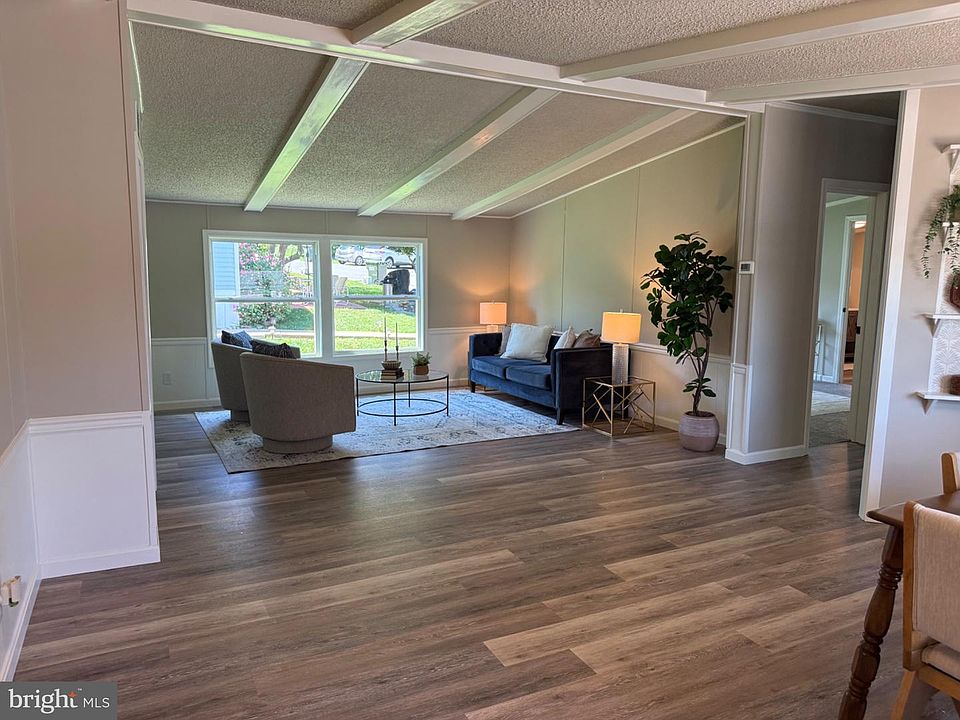 1st image of 203 Oakfield Ct W