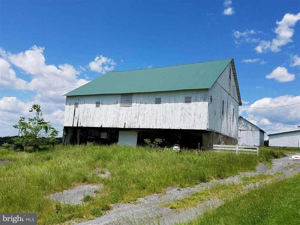 1st image of 40 Orchard Dr