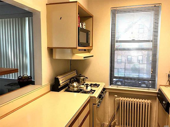3rd image of 21528 47th Ave APT 2D
