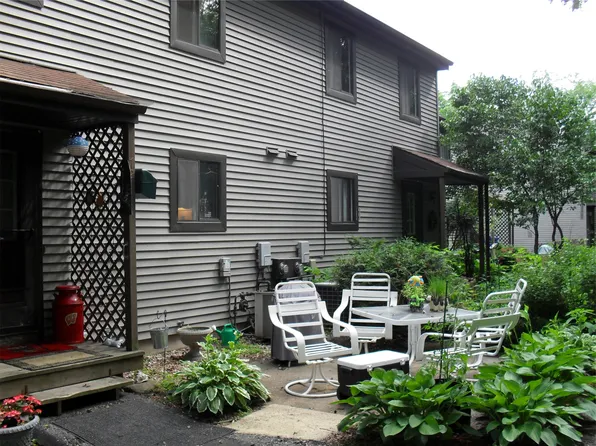 7203 Park Shores Ct, Middleton, WI 53562