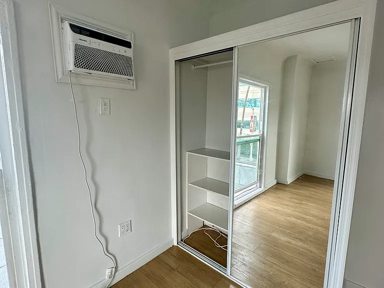707 N Ridgewood Pl #211 — Photo 13