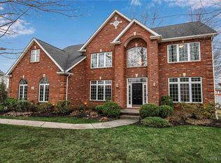 310 Renaissance Dr, Williamsville, NY 14221