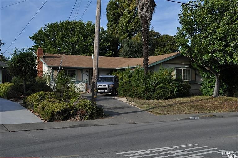 1st image of 124 W Payran St